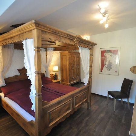 B&B Zum Rossli Zunzgen ภายนอก รูปภาพ