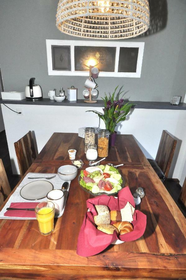B&B Zum Rossli Zunzgen ภายนอก รูปภาพ